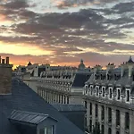 Great 3 Bedroom Very Center Of Paris
