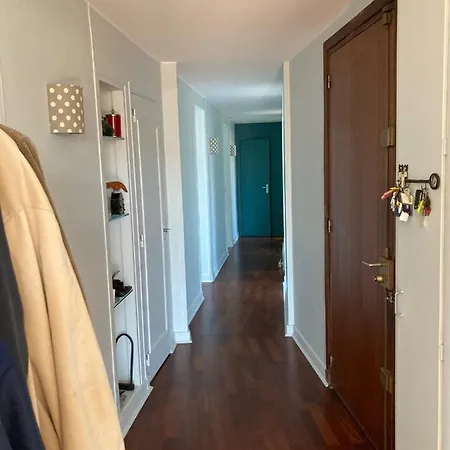 Great 3 Bedroom Very Center Of Appartamento